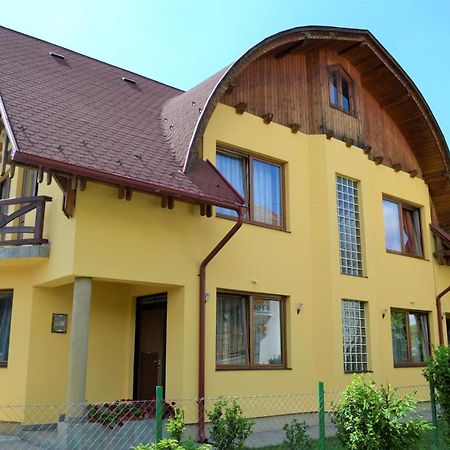 Rozsi Mama Villa Совата Екстериор снимка