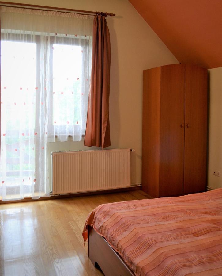 Rozsi Mama Villa Совата Екстериор снимка